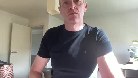 ask me online show from 09-12-25, 08:25