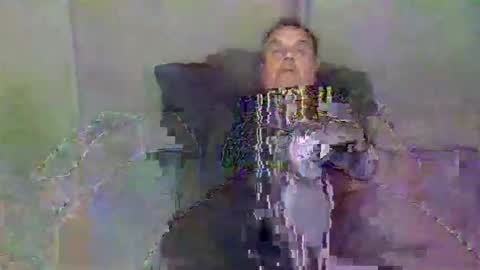 Snapshot of boidady chatting on 10-23-25, 07:07 emilio online show from 10-23-25, 07:07