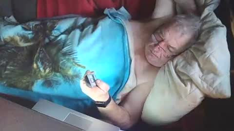 Snapshot of bomber59potsdam chatting on 12-26-24, 01:43 Bomber59potsdam online show from 12-26-24, 01:43