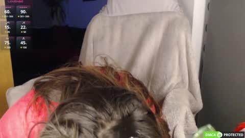 Snapshot of bon_appetits69 chatting on 12-25-24, 04:32 Luthien online show from 12-25-24, 04:32