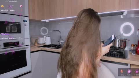 Snapshot of bondgirl4fun chatting on 12-07-24, 10:23 Olly online show from 12-07-24, 10:23