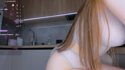 Snapshot of bondgirl4fun chatting on 12-15-24, 09:45 Olly online show from 12-15-24, 09:45