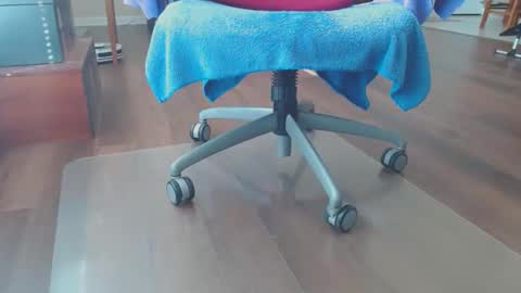 FRECKLES online show from 12-18-25, 02:45