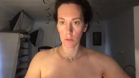 Bonnie online show from 01-16-25, 01:47