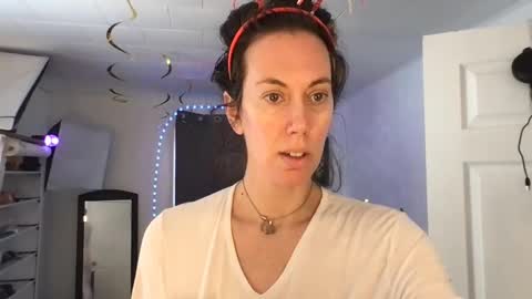 Bonnie online show from 02-11-25, 02:13