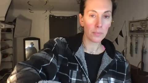 Bonnie online show from 02-20-25, 11:43