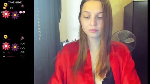 Snapshot of boni_nell__ chatting on 12-13-24, 06:42 Nell online show from 12-13-24, 06:42