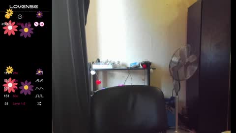 Snapshot of boni_nell__ chatting on 02-04-25, 11:38 Nell online show from 02-04-25, 11:38