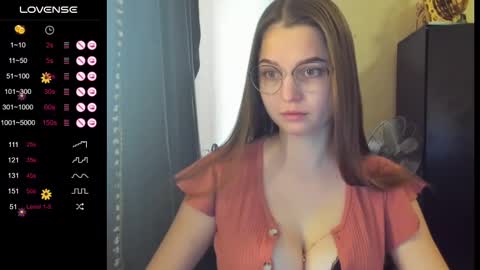 Snapshot of boni_nell__ chatting on 02-21-25, 12:17 Nell online show from 02-21-25, 12:17