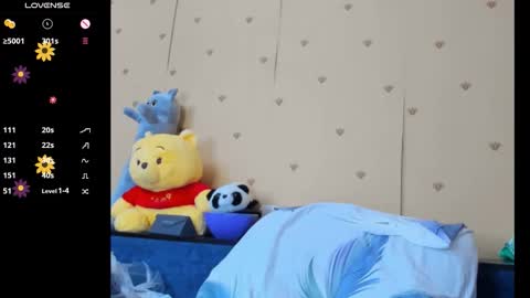 Snapshot of boni_nell__ chatting on 12-15-25, 10:41 Nell online show from 12-15-25, 10:41