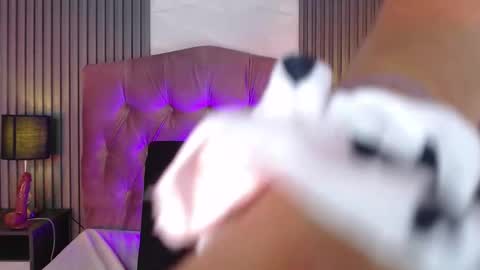 Snapshot of bonnali_lune chatting on 10-21-25, 11:05 bonnali_lune online show from 10-21-25, 11:05