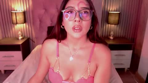 Snapshot of bonnali_lune chatting on 10-23-25, 10:52 bonnali_lune online show from 10-23-25, 10:52