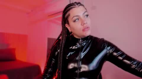 Bonnie  online show from 11-23-25, 11:10