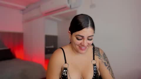 Bonnie  online show from 12-19-25, 11:28