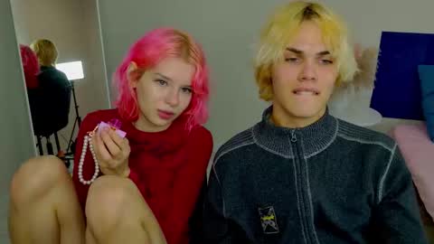 Jessy  Mark online show from 10-20-25, 05:13