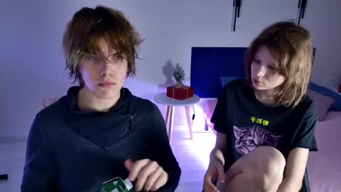 Jessy  Mark online show from 12-21-25, 05:09