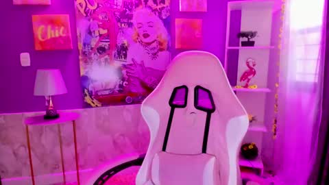 Snapshot of bonnie_benet chatting on 12-28-24, 12:24 Bonnie online show from 12-28-24, 12:24