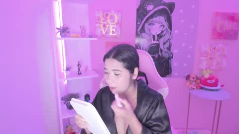 Snapshot of bonnie_benet chatting on 02-24-25, 12:37 Bonnie online show from 02-24-25, 12:37