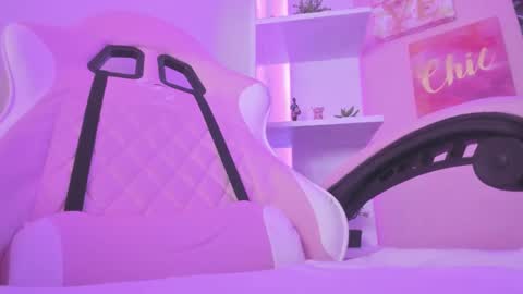 Snapshot of bonnie_benet chatting on 03-04-25, 10:16 Bonnie online show from 03-04-25, 10:16