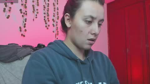 Bonnie Help me reach 500 likes online show from 12-06-24, 12:34