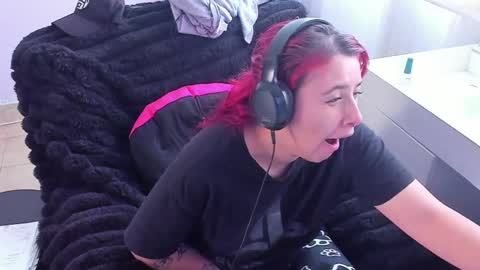 Bonnie Help me reach 500 likes online show from 10-10-25, 05:12