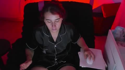 Bonnie Help me reach 500 likes online show from 10-20-25, 09:59