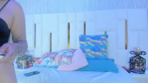 Snapshot of bonnie_sm chatting on 11-03-25, 01:29 Bonnie online show from 11-03-25, 01:29