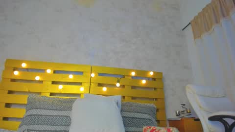 Snapshot of bonnie_sm chatting on 11-25-25, 08:42 Bonnie online show from 11-25-25, 08:42