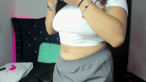 Bonnie online show from 09-18-25, 01:02