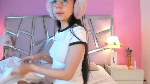 Snapshot of bonniepark_ chatting on 05-04-26, 01:07 Bonnie online show from 05-04-26, 01:07