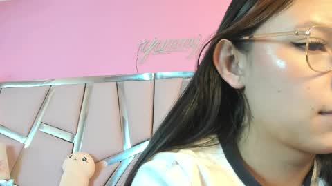 Snapshot of bonniepark_ chatting on 05-28-26, 01:30 Bonnie online show from 05-28-26, 01:30