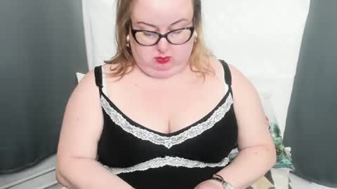 Snapshot of bonnieshining chatting on 12-05-24, 08:44 Bonnie online show from 12-05-24, 08:44