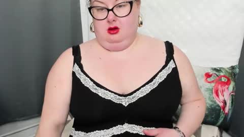 Snapshot of bonnieshining chatting on 12-18-24, 10:30 Bonnie online show from 12-18-24, 10:30