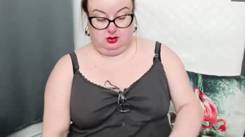 Snapshot of bonnieshining chatting on 12-21-24, 08:18 Bonnie online show from 12-21-24, 08:18