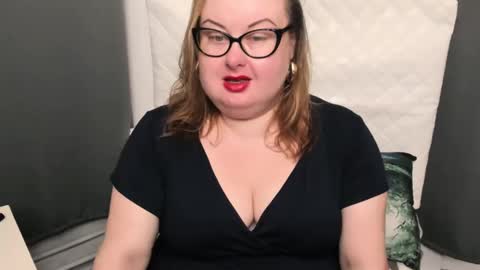 Snapshot of bonnieshining chatting on 01-25-25, 04:56 Bonnie online show from 01-25-25, 04:56