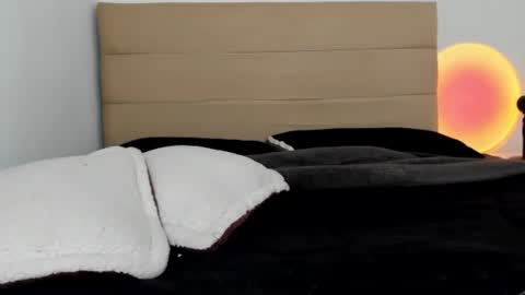 Snapshot of bonnieshyy chatting on 03-09-25, 07:37 Bonnie  online show from 03-09-25, 07:37