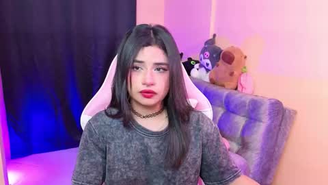 Snapshot of bonnietaylor1 chatting on 12-18-25, 04:40 Karen online show from 12-18-25, 04:40