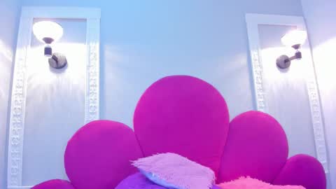 Bonnie online show from 10-28-25, 02:31