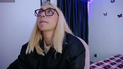 Soffy Brooks Independent model online show from 04-15-26, 03:35