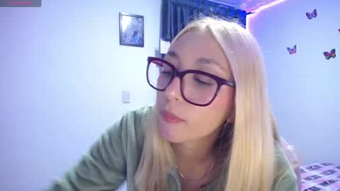 Soffy Brooks Independent model online show from 04-18-26, 04:49