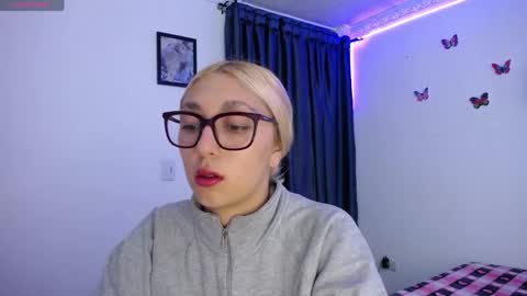 Snapshot of bonny_clyde_xx_ chatting on 04-28-26, 04:17 Soffy Brooks Independent model online show from 04-28-26, 04:17