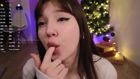 Snapshot of bonnyflower chatting on 12-24-24, 06:17 Eva online show from 12-24-24, 06:17