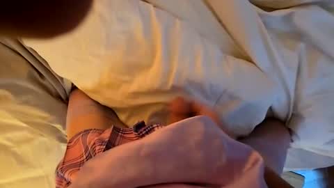 Snapshot of bono0155 chatting on 02-11-25, 09:14 silky sissy sarah online show from 02-11-25, 09:14