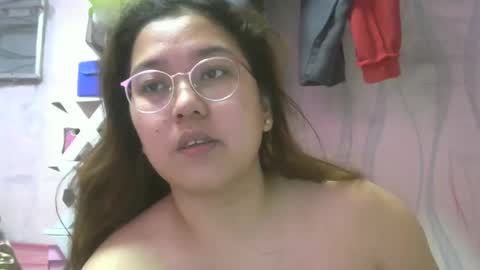 Snapshot of boobsiemarie chatting on 03-09-25, 11:36 MommyMarie-Singlemom of 2. online show from 03-09-25, 11:36