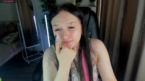 Emma online show from 07-04-26, 01:34