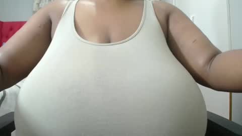 Snapshot of boobygoddessxxx chatting on 11-15-25, 12:13 boobygoddessxxx online show from 11-15-25, 12:13