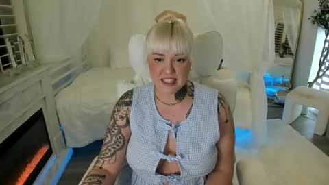 Miley online show from 02-23-25, 03:13