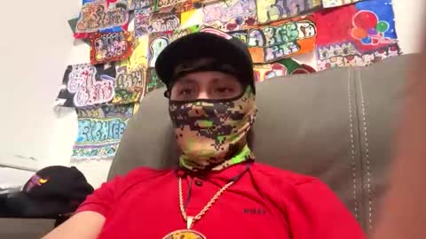 Snapshot of boonkgang1028 chatting on 10-20-25, 10:32 SHY BOY online show from 10-20-25, 10:32