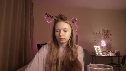 Milena online show from 11-26-25, 03:40