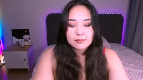 Snapshot of bootylecious_ chatting on 02-15-26, 05:59 Mona online show from 02-15-26, 05:59